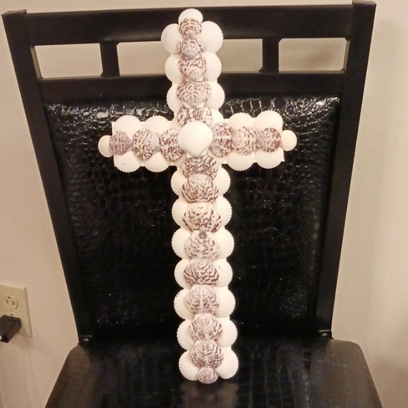 Handmade shell cross - Picture 1 of 3